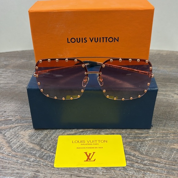 Louis Vuitton Pink THE PARTY 2018 Square Aviator Sunglasses - Picture 3 of 14